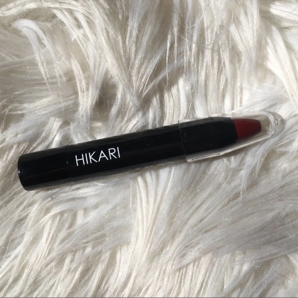 Hikari Lip Crayon in Duchess – Deep‎ Wine Red